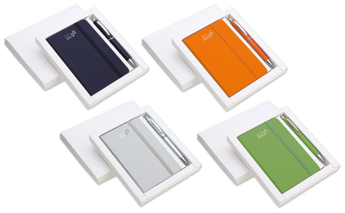 SET AGENDA C/ELASTICO F.TO CM 9,5X14 + PENNA IN ASTUCCIO MPM169