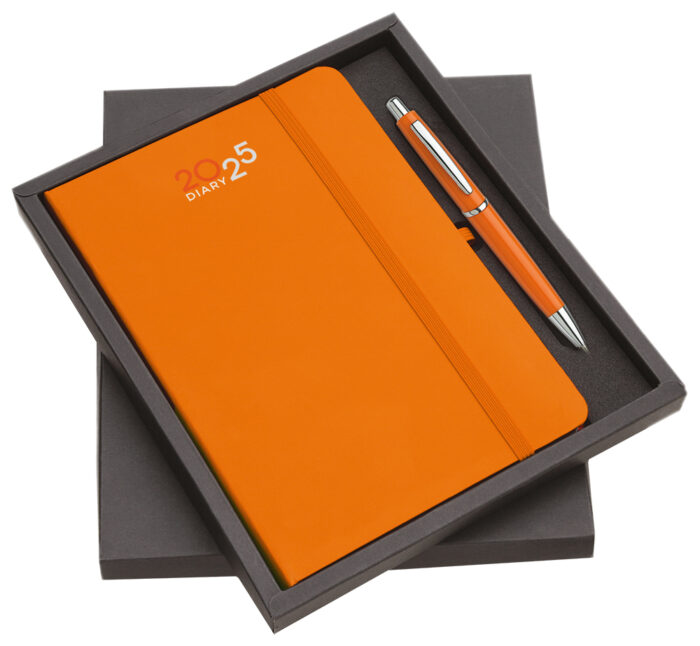 SET AGENDA C/ELASTICO F.TO CM 15X21 + PENNA IN ASTUCCIO MPM170 - immagine 8